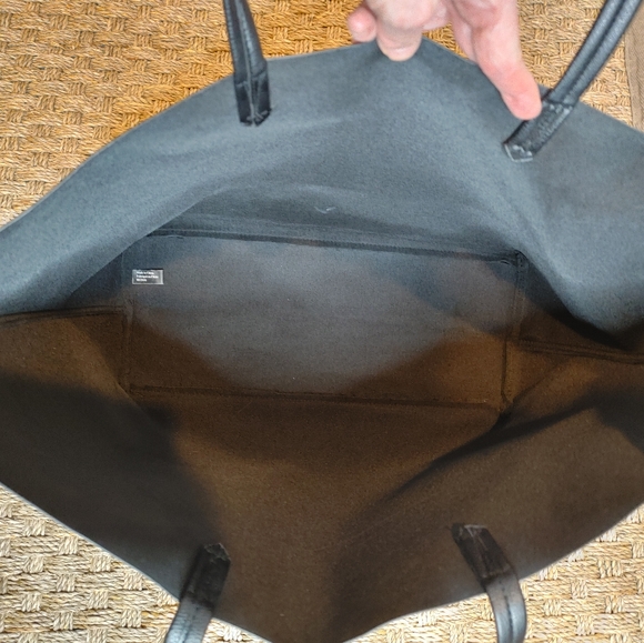 VICTORIAS SECRET WEEKENDER TOTE 22" - Picture 7 of 9